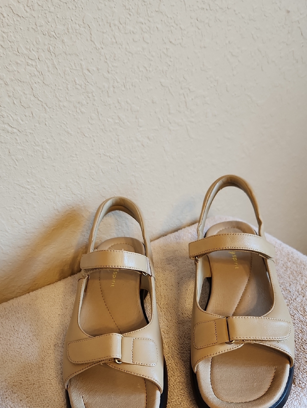 Easy Spirit Beige Slingback Sandals with Gold Logo